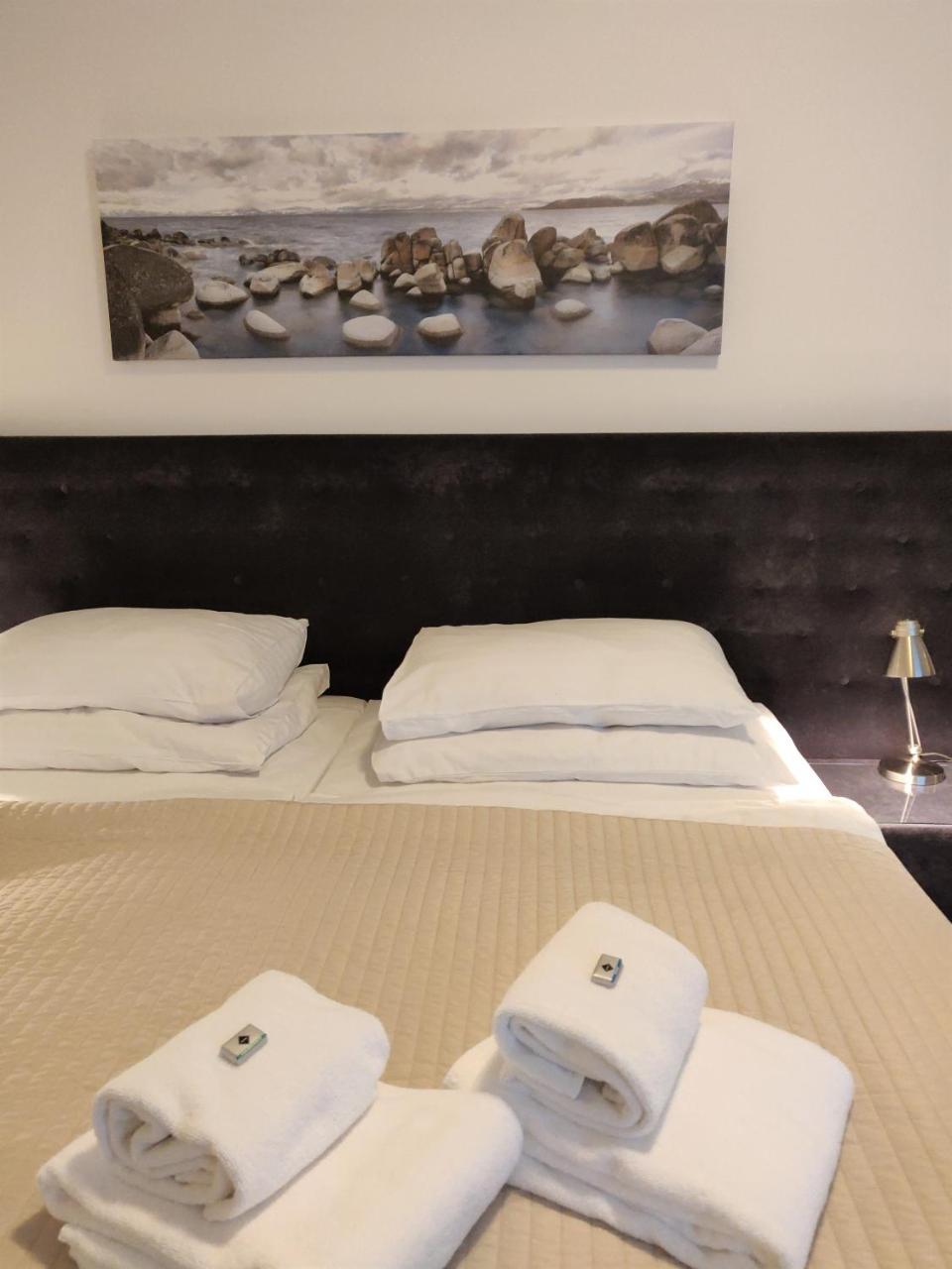 Hotel Oya Prag Dış mekan fotoğraf