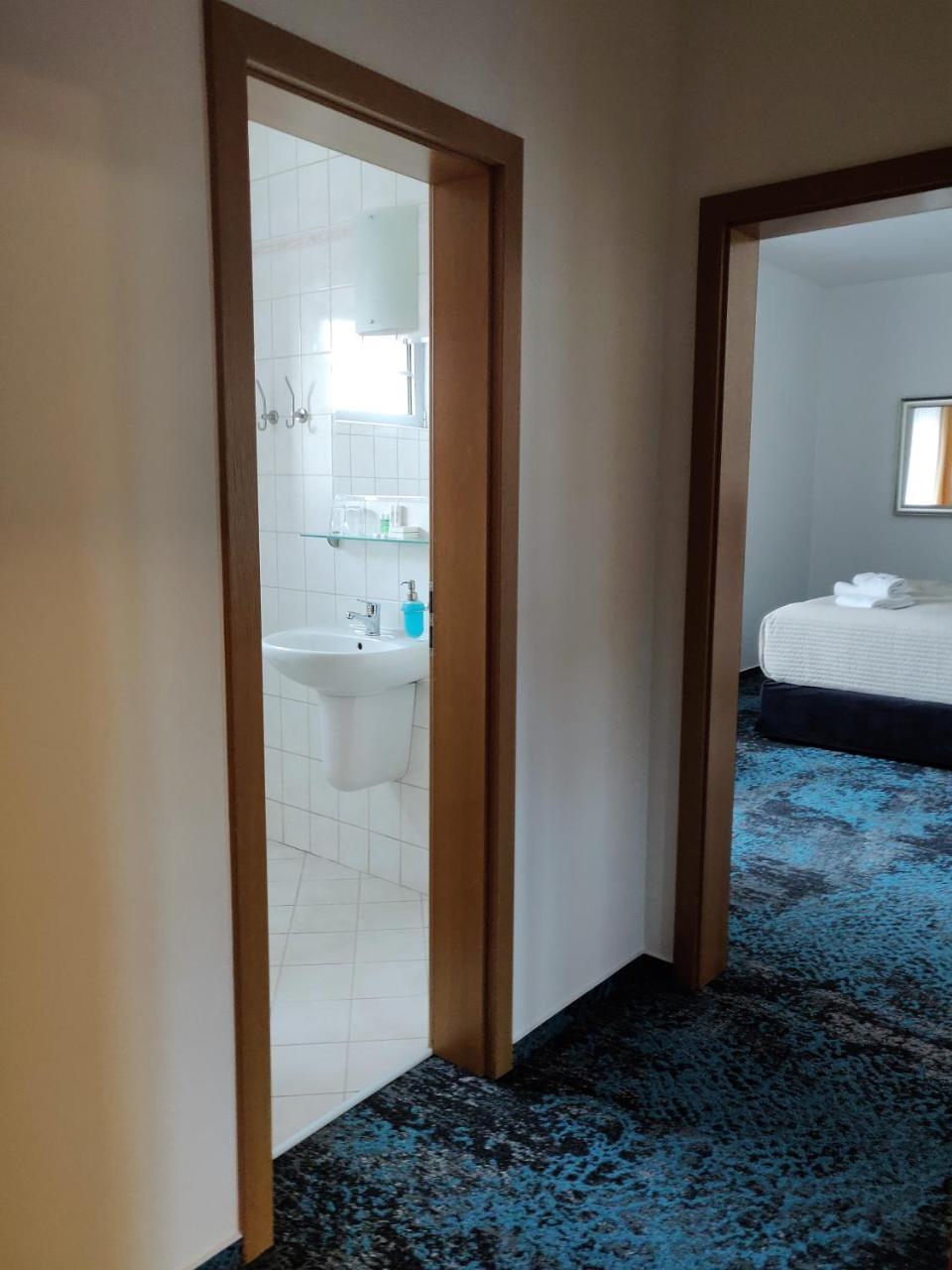 Hotel Oya Prag Dış mekan fotoğraf